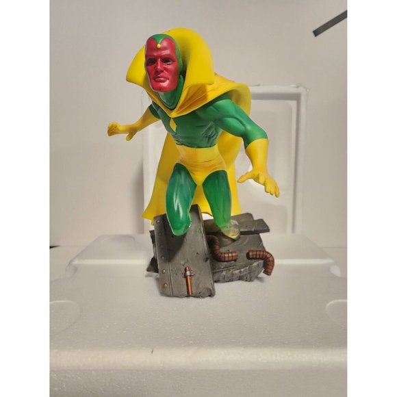 2003 DIAMOND SELECT VISION RESIN STATUE, MARVEL AVENGERS & ADVERSARIES NEW - Picture 1 of 8
